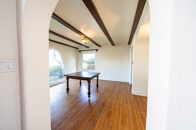 Building Photo - 3605 Dove Ct