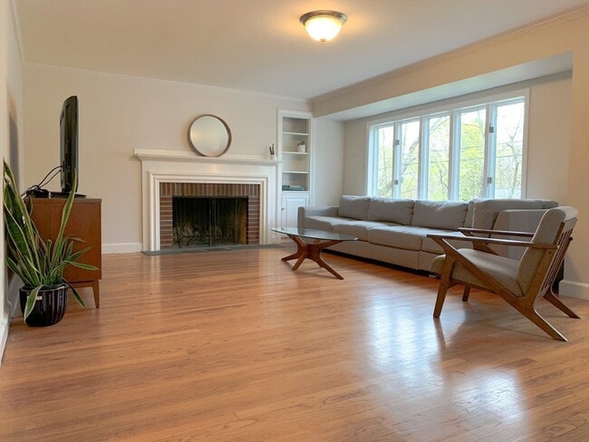 Building Photo - 1 Balfour St