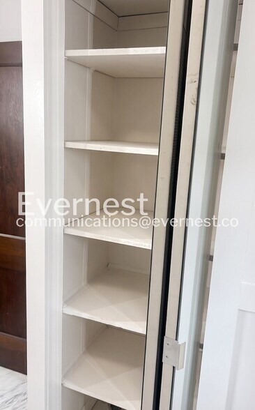 Building Photo - 2730 Elliott Ave