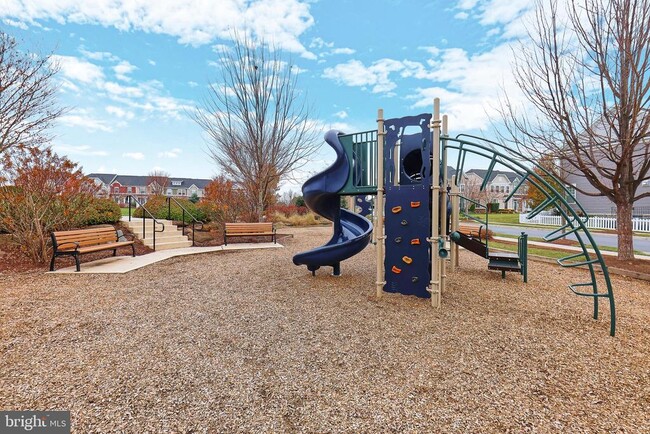 Building Photo - 1006 Shenandoah View Pkwy