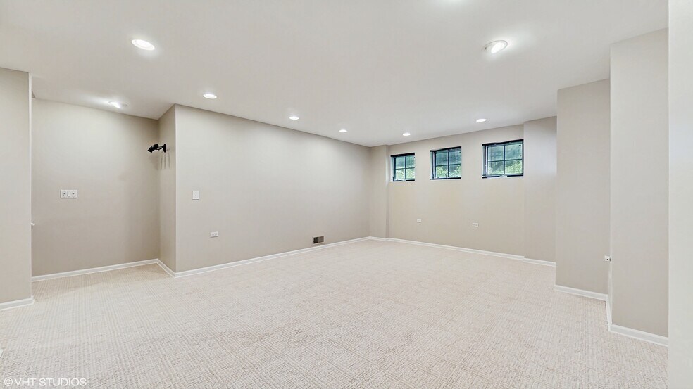 Lower Level Playroom - 710 W Aldine Ave