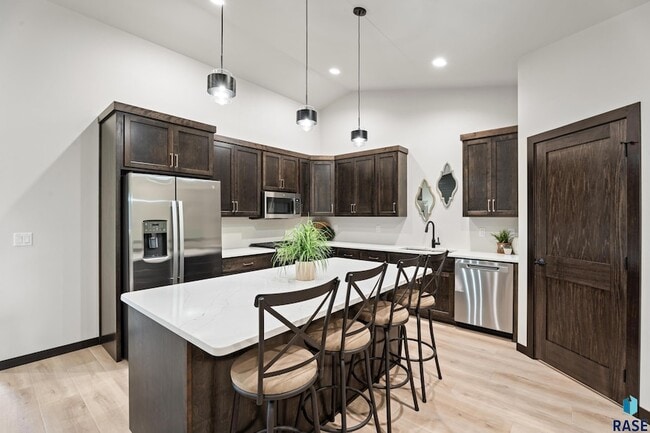 Building Photo - 1109 S Foss Ave