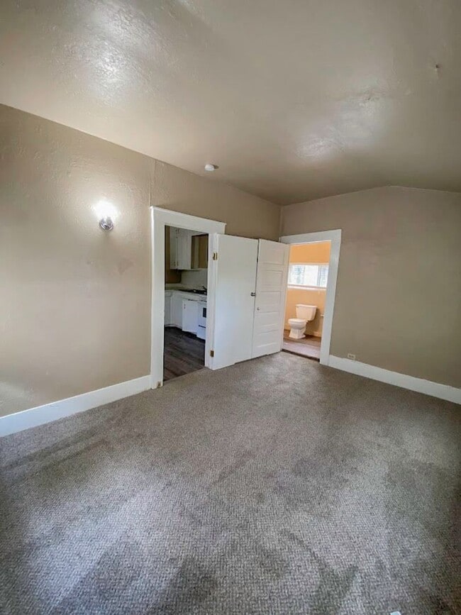 Building Photo - Awesome 1 bedroom | 1 bath apartment in historic home close to The PEARL!