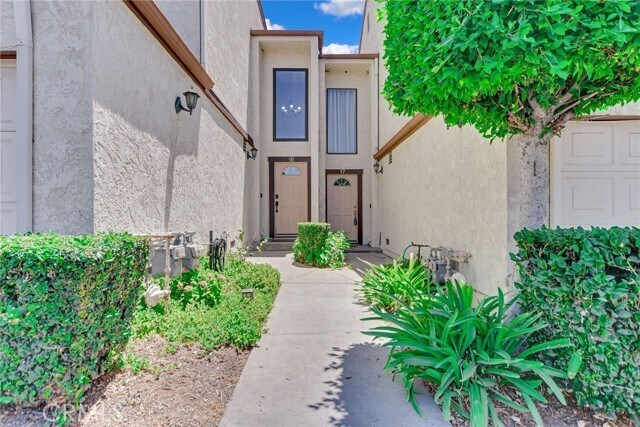 Building Photo - 821 S Cerritos Ave