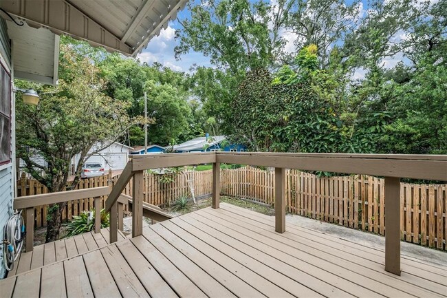 Building Photo - 1000 E Crenshaw St