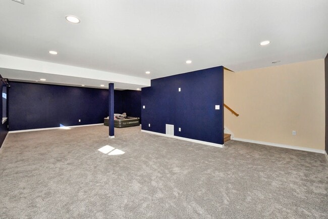 Building Photo - 4-bedroom Gem Near Ft. Carson!