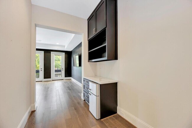 Building Photo - 540 W 26th St