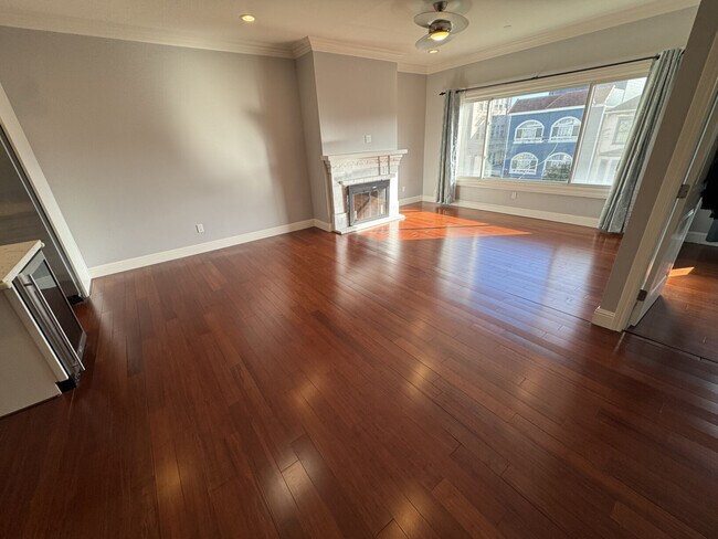 Building Photo - 1334 Anza St