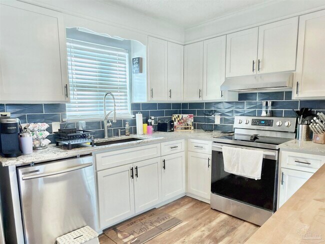 Building Photo - 10775 Jolyne Cir
