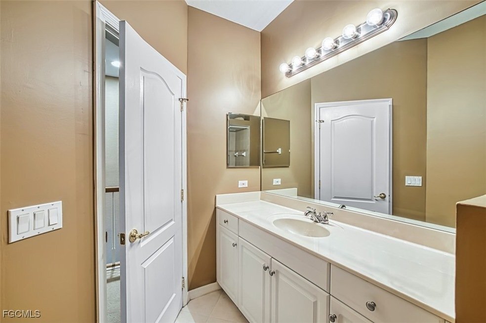 Building Photo - 3211 Cottonwood Bend
