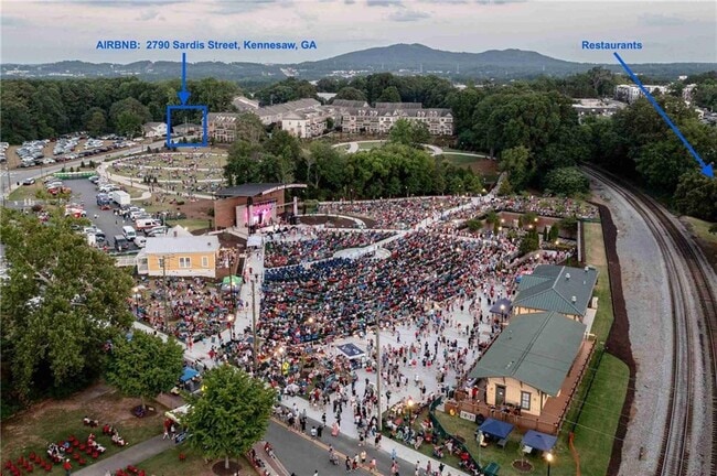 Building Photo - 2790 Sardis St