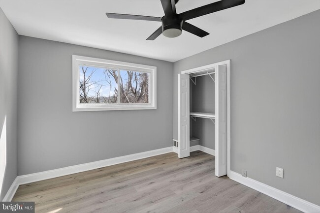 Building Photo - 146 Joliet St