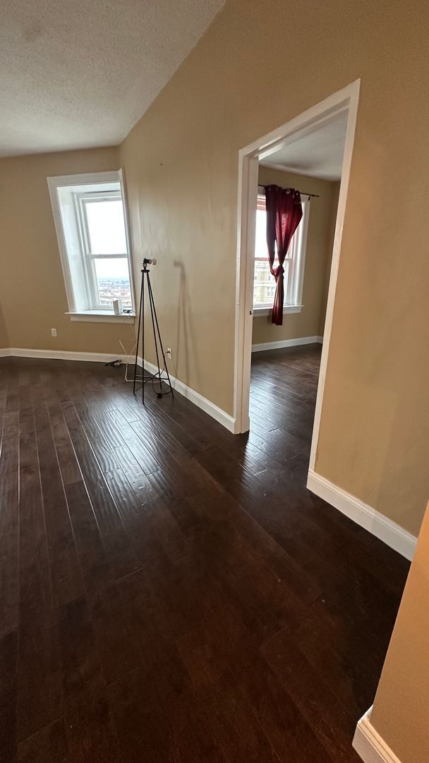 Building Photo - Fantastic Adams Morgan Location!