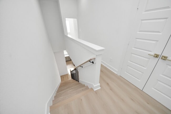 Building Photo - 8601 Amadwe St