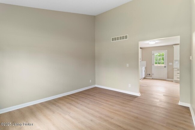 Building Photo - 2222 Elmcrest Dr