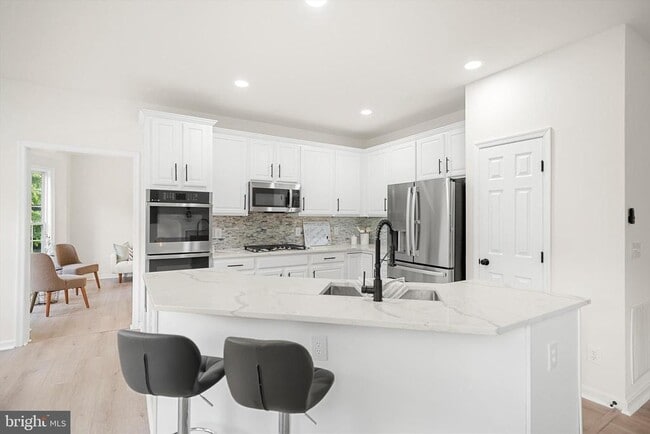 Building Photo - 12399 Brown Fox Way