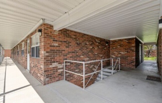 Building Photo - 2111 St Johns Pl