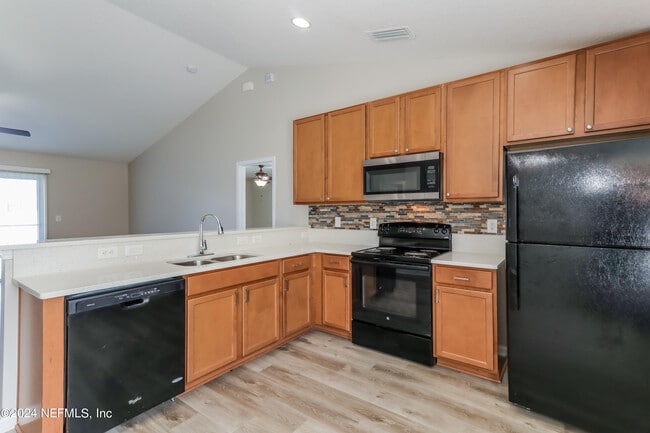 Building Photo - 2308 Bonnie Lakes Dr
