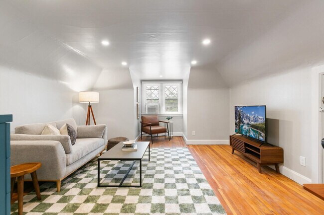 Building Photo - 2619 E 12th Ave