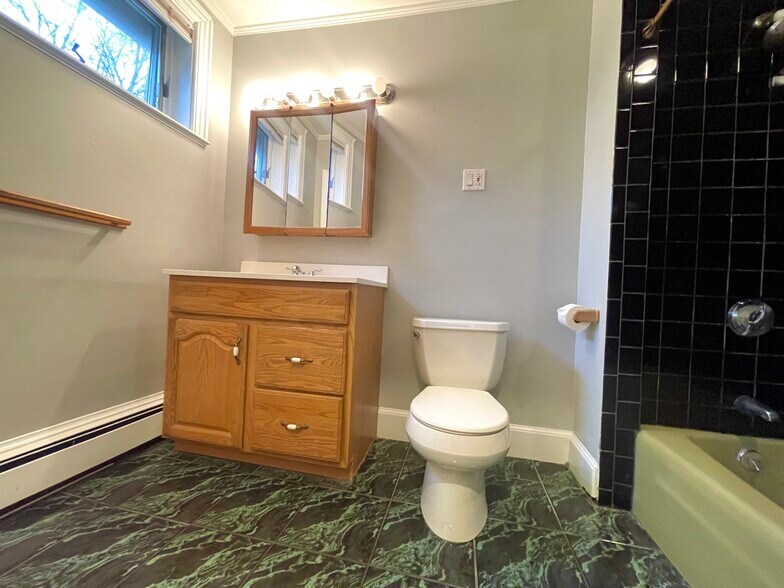 Building Photo - 31 Wheatland St