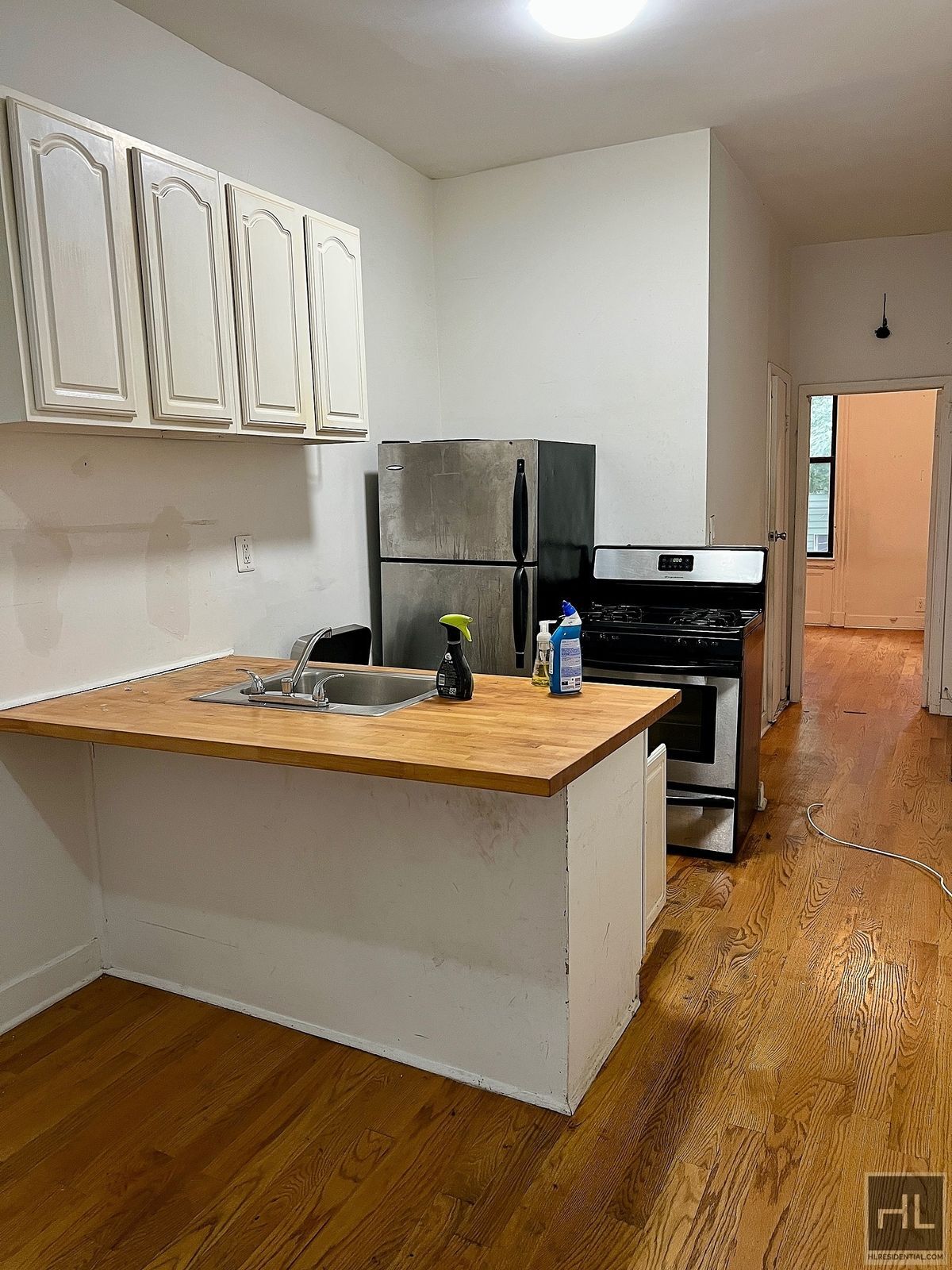 Building Photo - 2 BR 2 BA in Prime Bushwick
