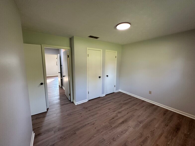 Building Photo - 1227 Hacienda Dr