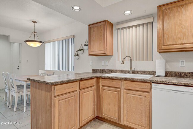 Building Photo - 12220 N Paradise Vlg Pkwy S
