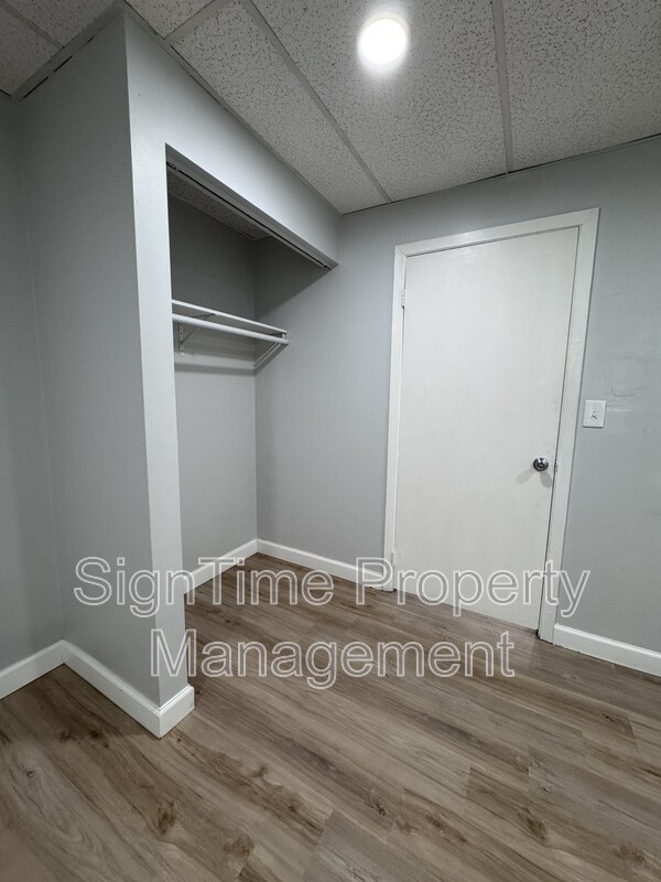 Building Photo - 229 Jonathan St