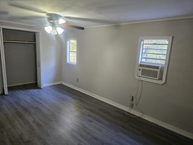 Building Photo - 9873 AR-352