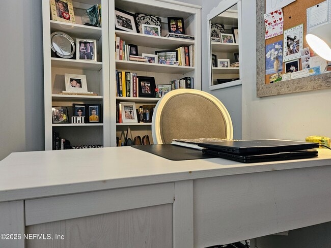 Building Photo - 216 Salt Grass Ct