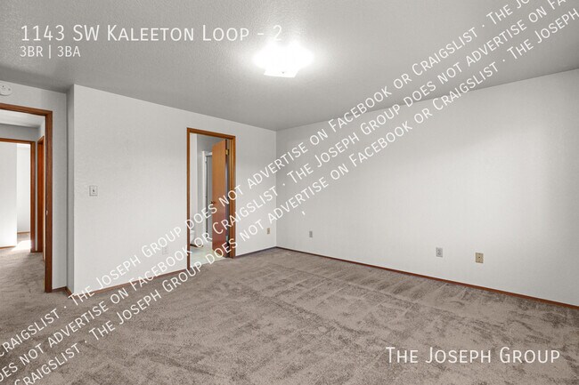 Building Photo - 1143 SW Kaleeton Loop