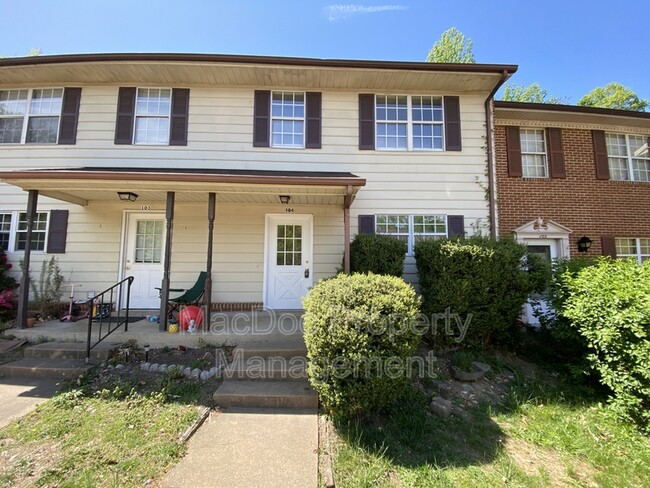 Building Photo - 104 Kings Mill Dr