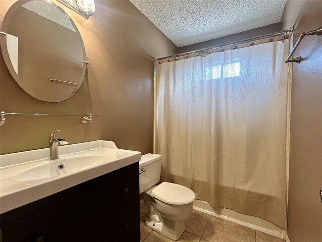 Building Photo - 2711 Laurel Creek Way