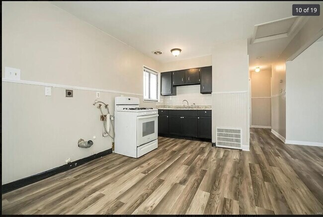 Building Photo - 7832 Atherstone Dr