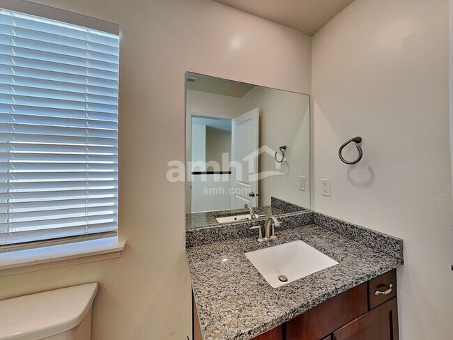 Building Photo - 2360 S Wild Horse Way