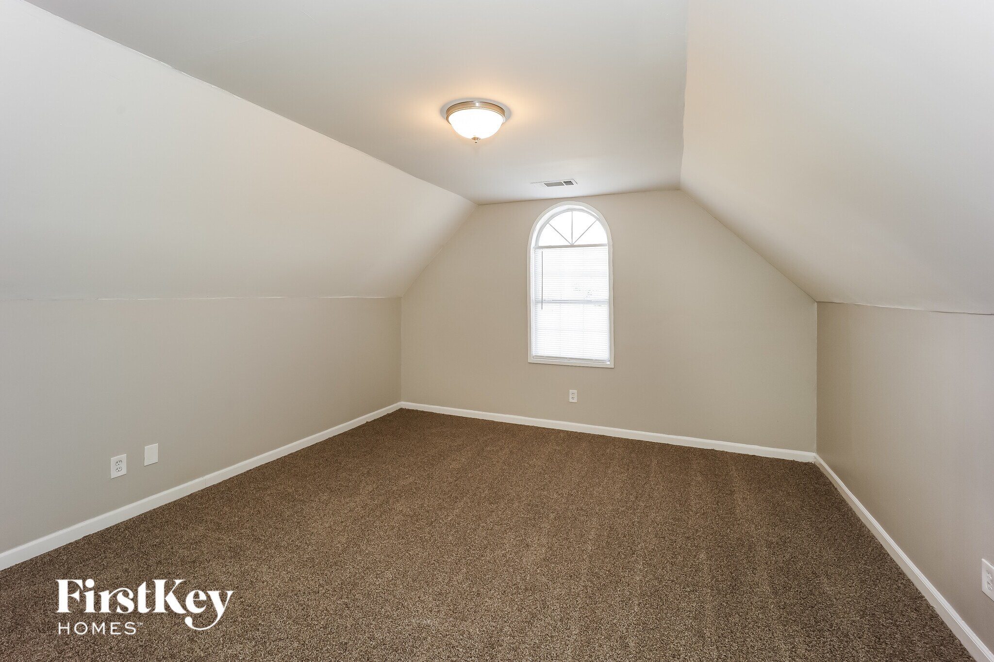 Building Photo - 1127 Forest Glen