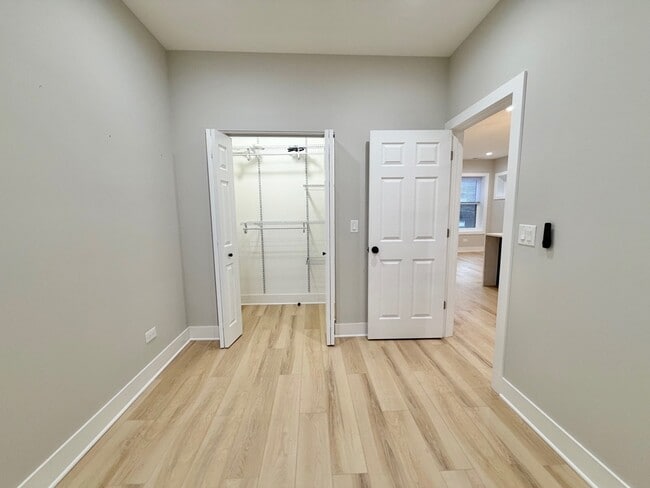 Building Photo - 4908 N Rockwell St