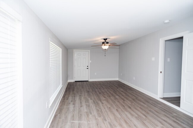 Building Photo - 2184 3rd St