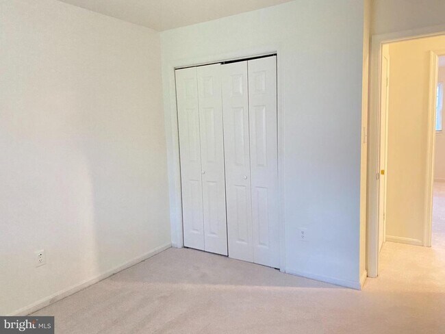 Building Photo - 6802 Dina Leigh Ct