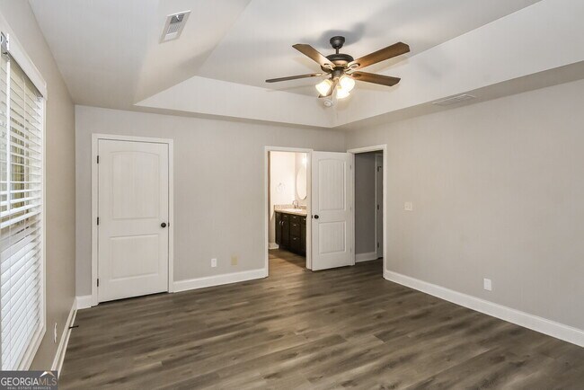 Building Photo - 453 Charleston Pl