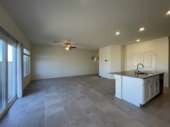 Building Photo - 4 BED 2.5 BATH 2 CAR GARAGE SINGLE FAMILY HOME IN CADENCE, HENDERSON w/ LARGE BACKYARD