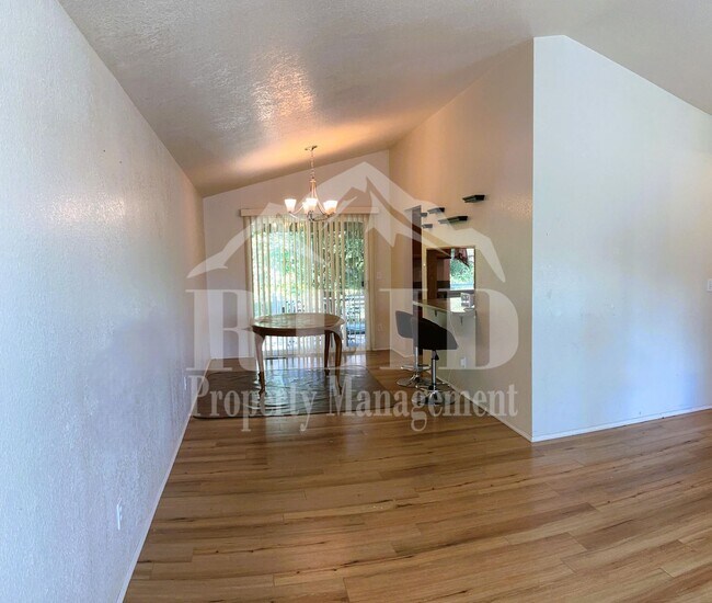 Building Photo - SILVERDALE - 4BED 3 BATH HOME HEART OF SILVERDALE