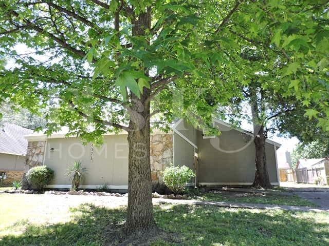 Building Photo - 4571 Blue Willow Rd