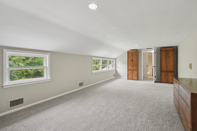 Building Photo - 18 Dorison Dr