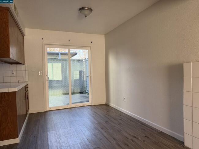Building Photo - 1648 W N Bear Creek Dr