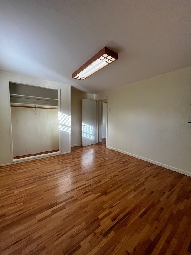 Building Photo - 2-Bedroom 1-Bathroom home off River Road