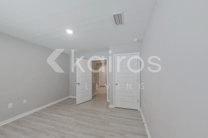Building Photo - 316 Monarch Ln