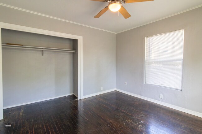 Building Photo - 1611 Garfield St