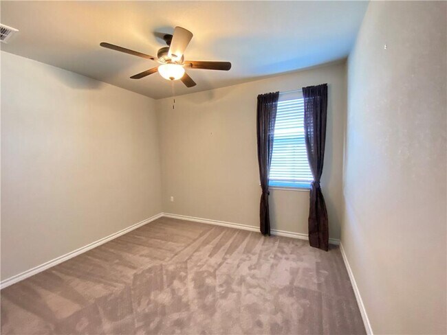 Building Photo - 5904 Daly Dr