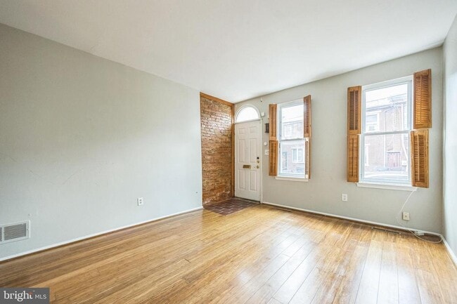 Building Photo - 848 N Madison St